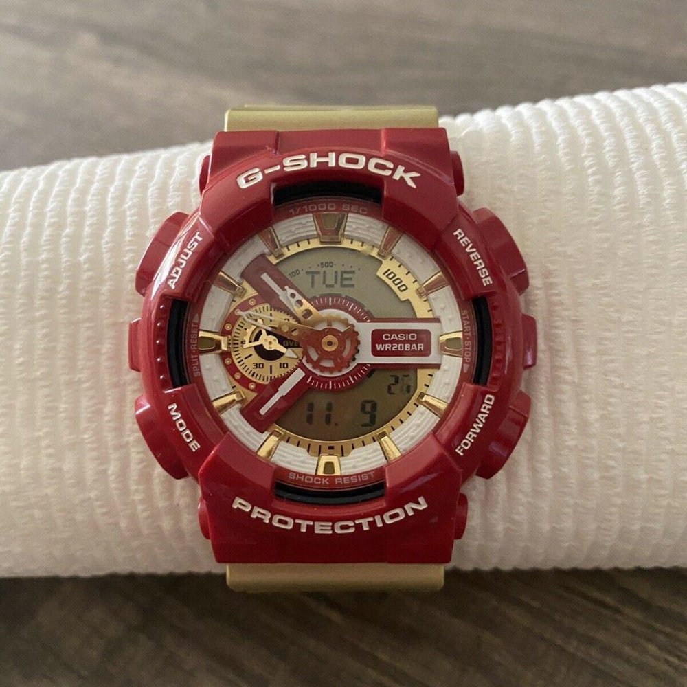 G shock 110 CS. VERY RARE and GORGEOUS Red N Gold!